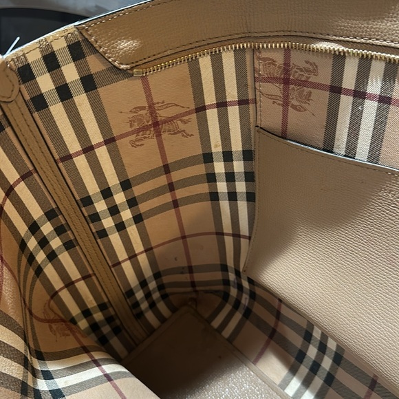 Beautiful tan leather Burberry large zipper tote shoulder bag w check interior - Picture 11 of 15